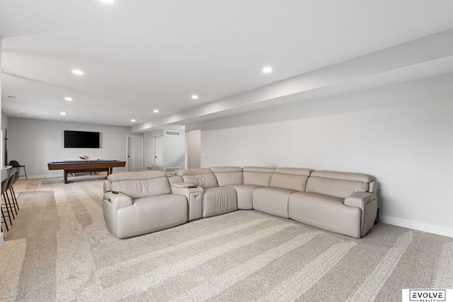 18128 Gretchen Avenue, Elkhorn, NE 68022