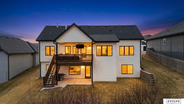 18128 Gretchen Avenue, Elkhorn, NE 68022