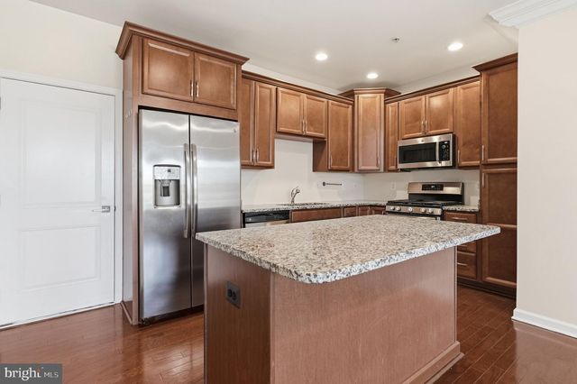 43053 THOROUGHFARE GAP TER, Ashburn, VA 20148