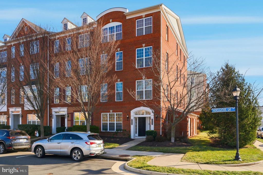43053 THOROUGHFARE GAP TER, Ashburn, VA 20148