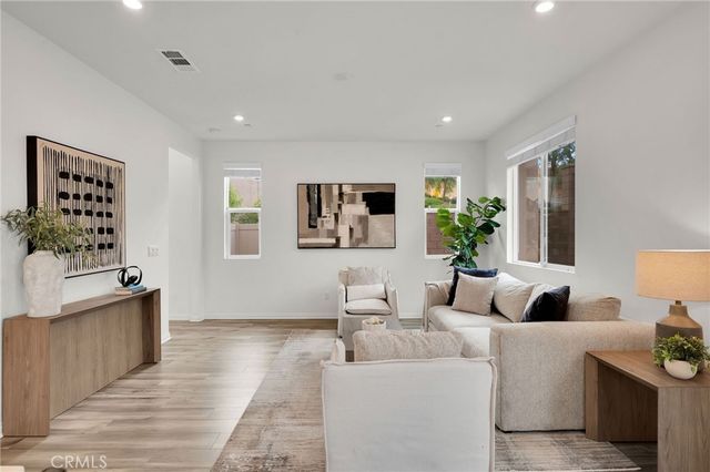 567 Enzo Street 84, Lake Elsinore, CA 92530