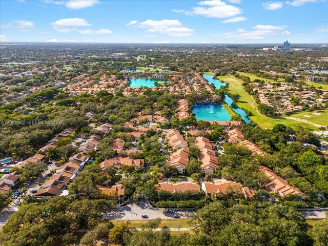 3400 Emerald Oaks Dr 801, Hollywood, FL 33021
