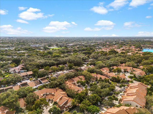3400 Emerald Oaks Dr 801, Hollywood, FL 33021