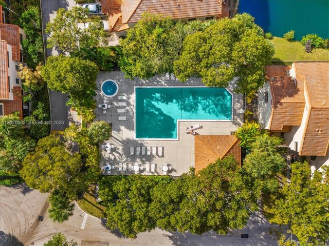 3400 Emerald Oaks Dr 801, Hollywood, FL 33021