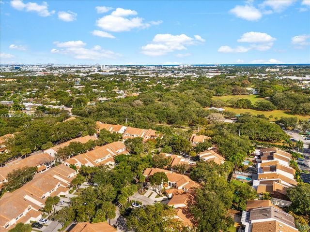 3400 Emerald Oaks Dr 801, Hollywood, FL 33021
