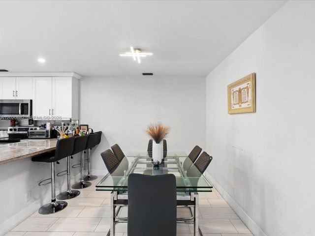 3400 Emerald Oaks Dr 801, Hollywood, FL 33021