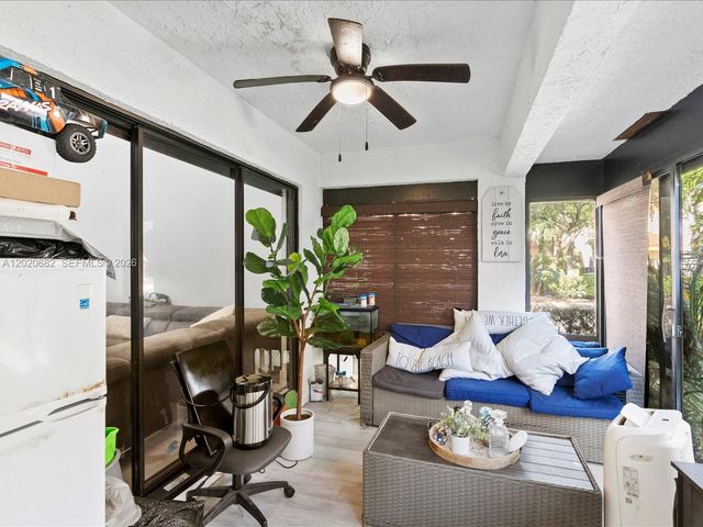 3400 Emerald Oaks Dr 801, Hollywood, FL 33021