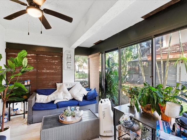 3400 Emerald Oaks Dr 801, Hollywood, FL 33021