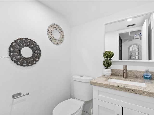 3400 Emerald Oaks Dr 801, Hollywood, FL 33021