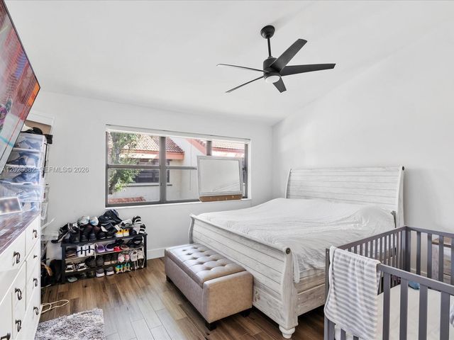 3400 Emerald Oaks Dr 801, Hollywood, FL 33021