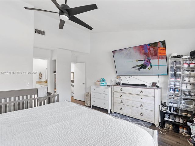 3400 Emerald Oaks Dr 801, Hollywood, FL 33021