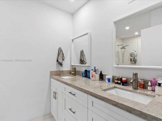 3400 Emerald Oaks Dr 801, Hollywood, FL 33021