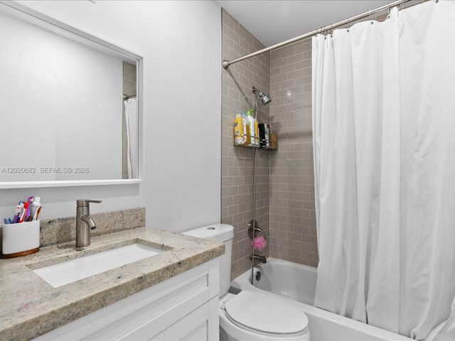 3400 Emerald Oaks Dr 801, Hollywood, FL 33021