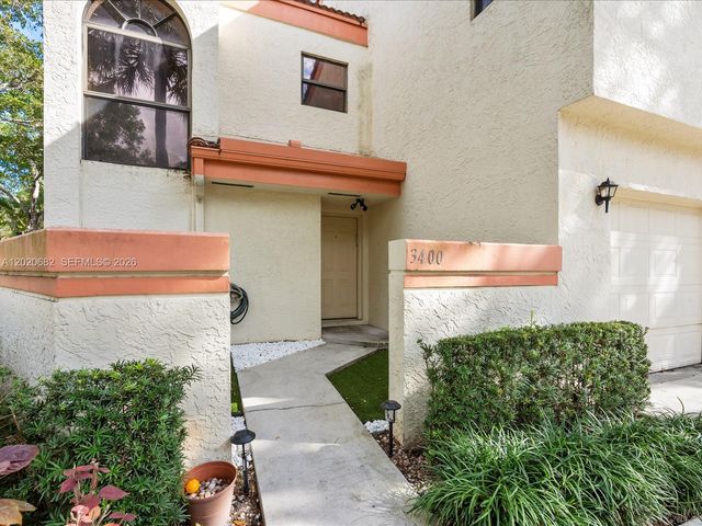 3400 Emerald Oaks Dr 801, Hollywood, FL 33021