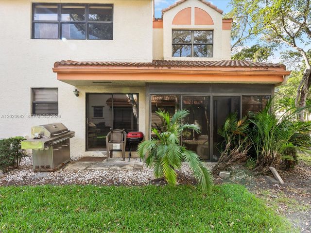 3400 Emerald Oaks Dr 801, Hollywood, FL 33021