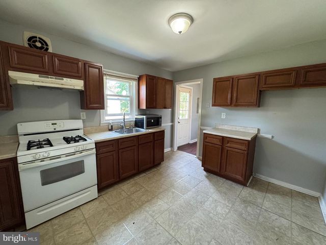 817 GRAISBURY AVE, Blackwood, NJ 08012