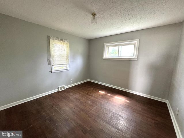 817 GRAISBURY AVE, Blackwood, NJ 08012