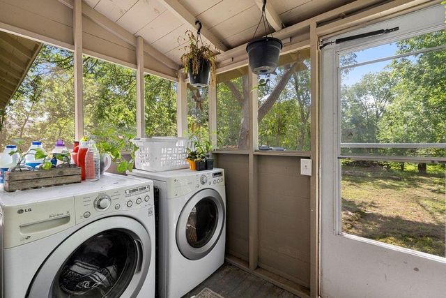 807 Cecelia ST, Taylor, TX 76574
