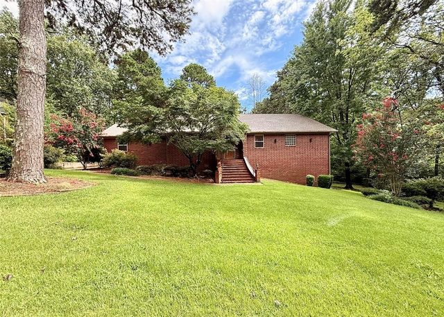 209 Hickory Hills Drive, Russellville, AR 72802