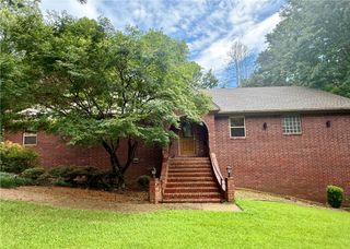 209 Hickory Hills Drive, Russellville, AR 72802