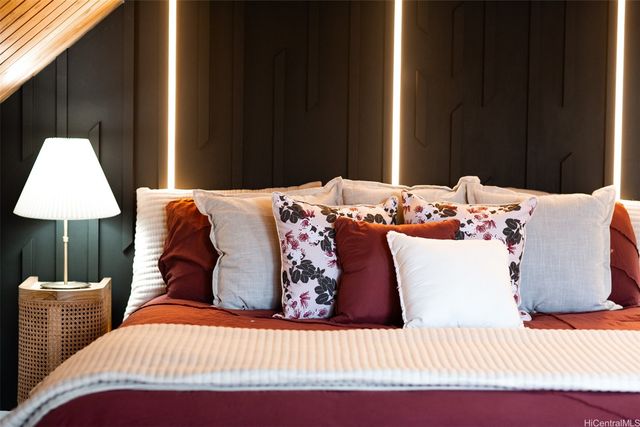 337 Wanaao Road, Kailua, HI 96734