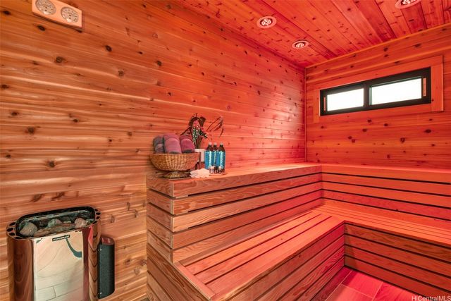 337 Wanaao Road, Kailua, HI 96734