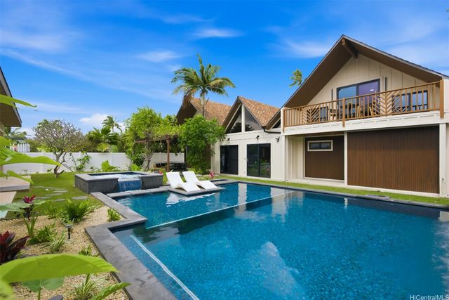 337 Wanaao Road, Kailua, HI 96734