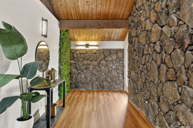 337 Wanaao Road, Kailua, HI 96734