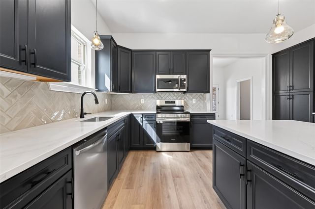 10722 Sky Creek Lane, Beasley, TX 77417