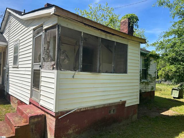 413 Duckett Street, Laurens, SC 29360