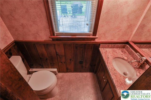 710 Wedgewood Road, Bethlehem City, PA 18017