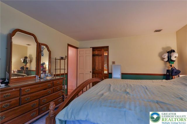 710 Wedgewood Road, Bethlehem City, PA 18017