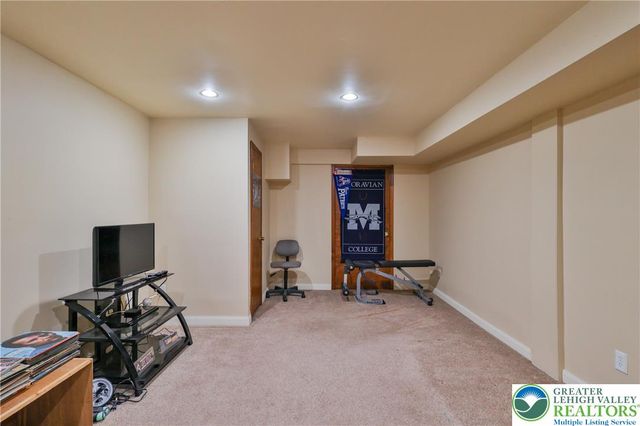 710 Wedgewood Road, Bethlehem City, PA 18017