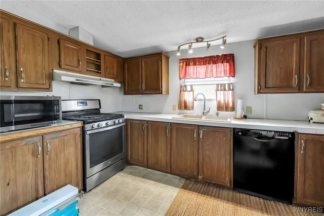 583 Evergreen Drive, Lockport Town, NY 14098