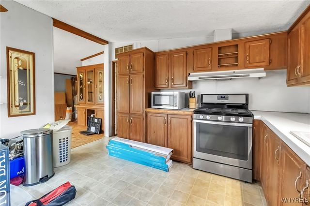 583 Evergreen Drive, Lockport Town, NY 14098