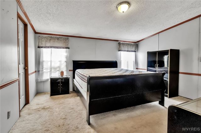 583 Evergreen Drive, Lockport Town, NY 14098