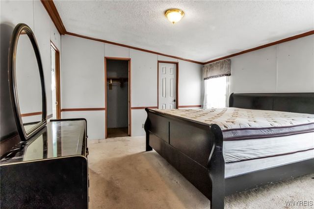 583 Evergreen Drive, Lockport Town, NY 14098