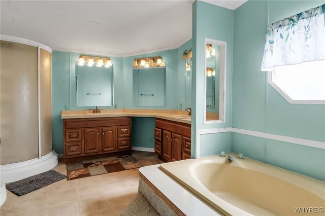 583 Evergreen Drive, Lockport Town, NY 14098