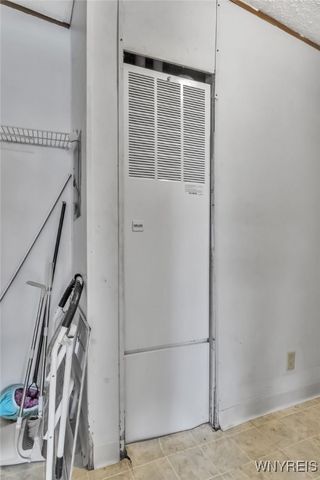 583 Evergreen Drive, Lockport Town, NY 14098