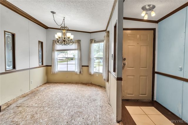 583 Evergreen Drive, Lockport Town, NY 14098