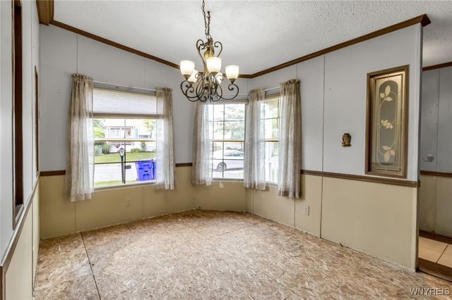 583 Evergreen Drive, Lockport Town, NY 14098