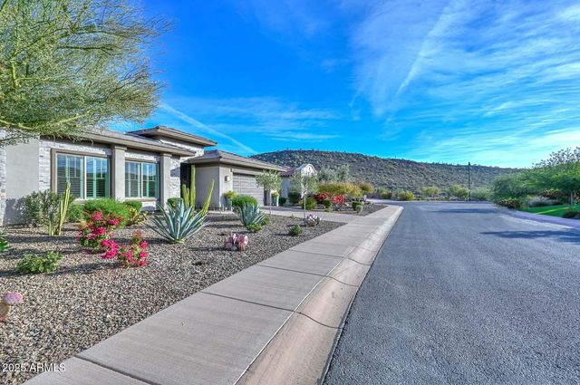 11722 W CREOSOTE Drive, Peoria, AZ 85383