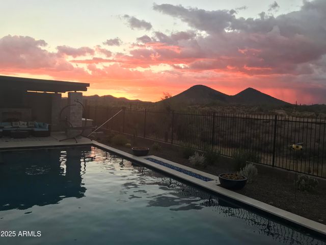 11722 W CREOSOTE Drive, Peoria, AZ 85383