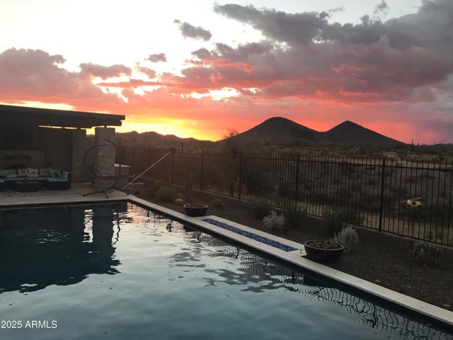 11722 W CREOSOTE Drive, Peoria, AZ 85383