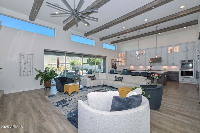 11722 W CREOSOTE Drive, Peoria, AZ 85383