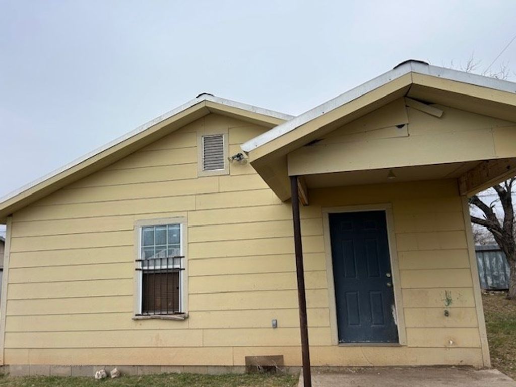 Image 12 of property listing at 1645 Beacon St, San Angelo, TX 76905