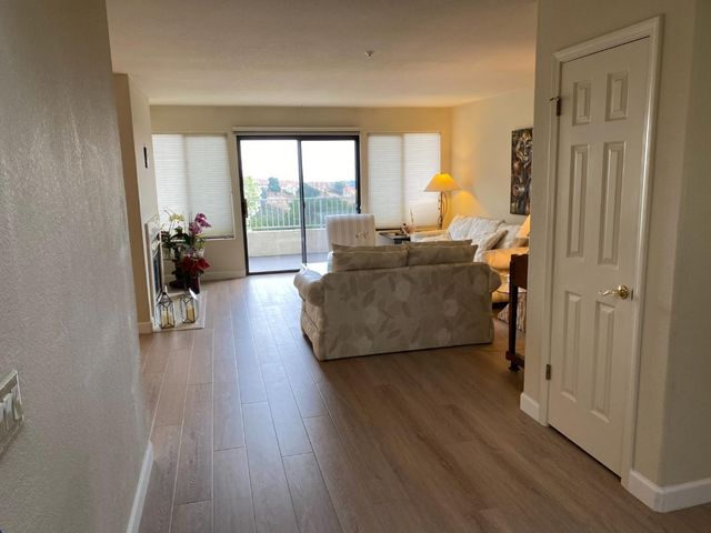 27 Tulip Lane, San Carlos, CA 94070