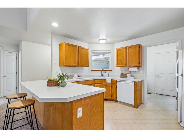 724 Shadowmere Ct, Fort Collins, CO 80526