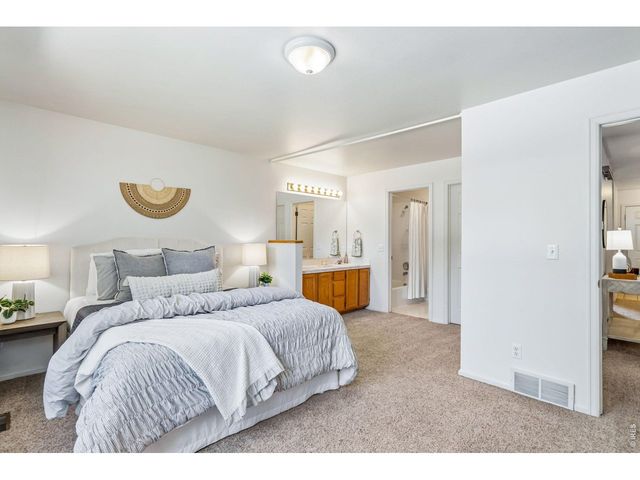 724 Shadowmere Ct, Fort Collins, CO 80526
