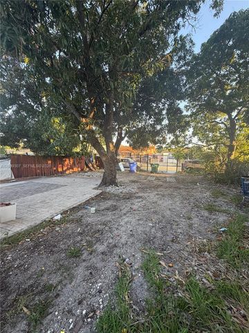 1111 NW 26th St, Miami, FL 33127